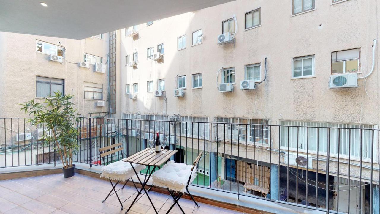 Comfortable Apartment With Balcony By Holyguest Тель-Авив Экстерьер фото